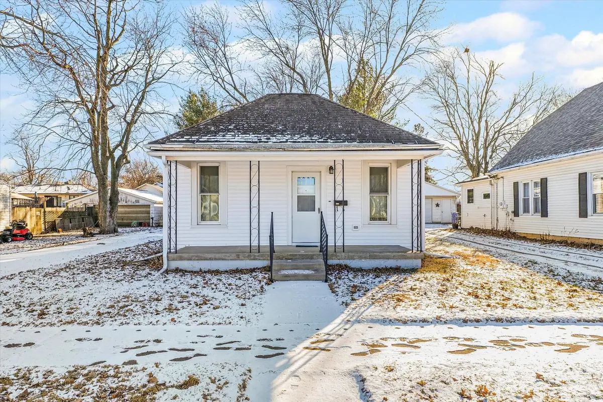 122 E Allen Street, Farmer City, IL 61842 - #1