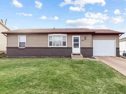 6248 Hillandale Road, Davenport, IA 52806