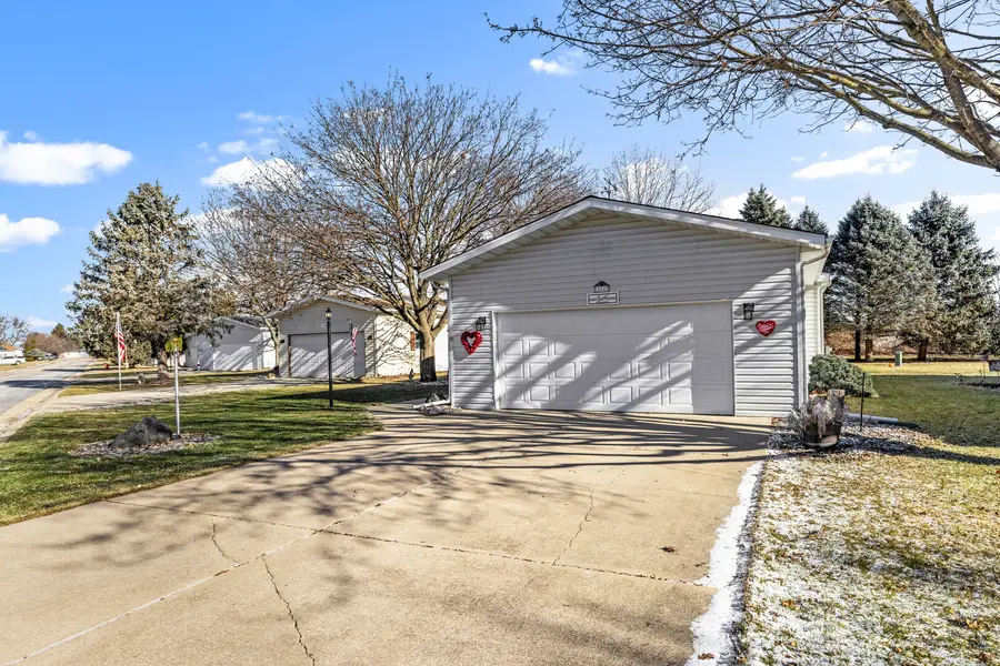 404 E Wood Lane, Belvidere, IL 61008 - Image #2