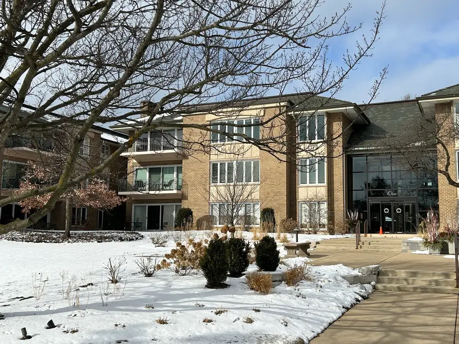 1 Oak Brook Club Drive #A105, Oak Brook, IL 60523 - Image #2