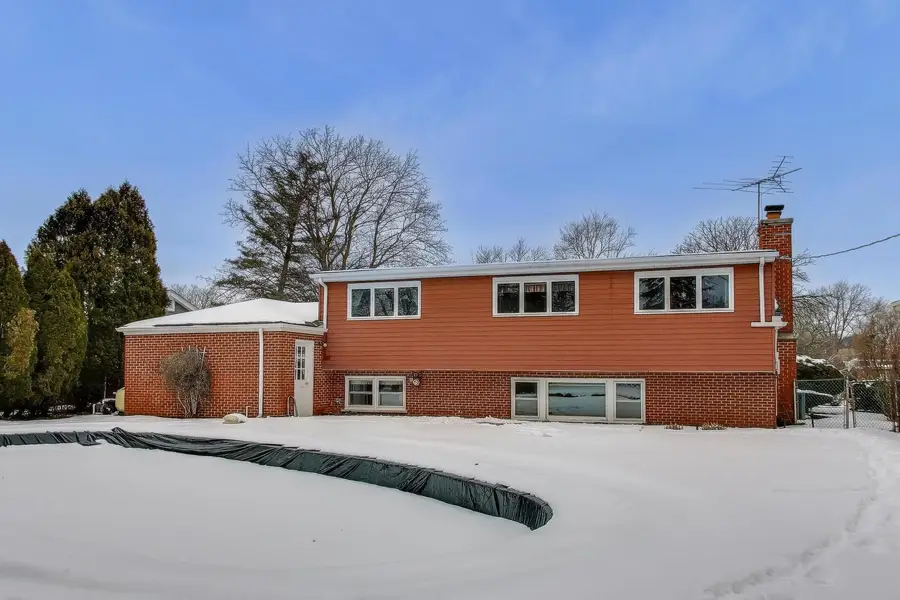 2537 Pick Drive, Glenview, IL 60025 - Image #3