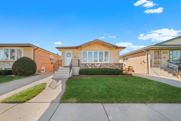 6814 N Dowagiac Avenue, Chicago, IL 60646