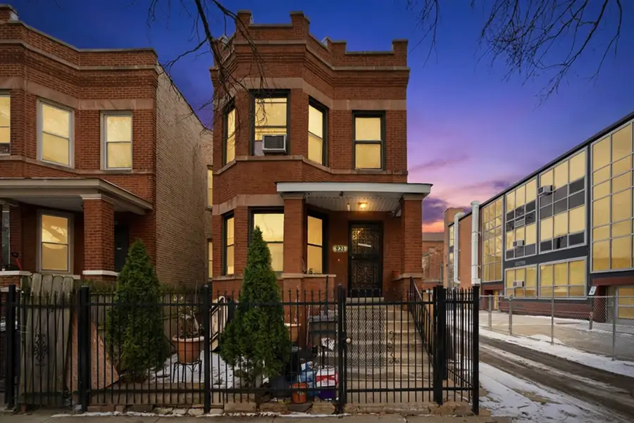 921 N Avers Avenue, Chicago, IL 60651 - Image #3