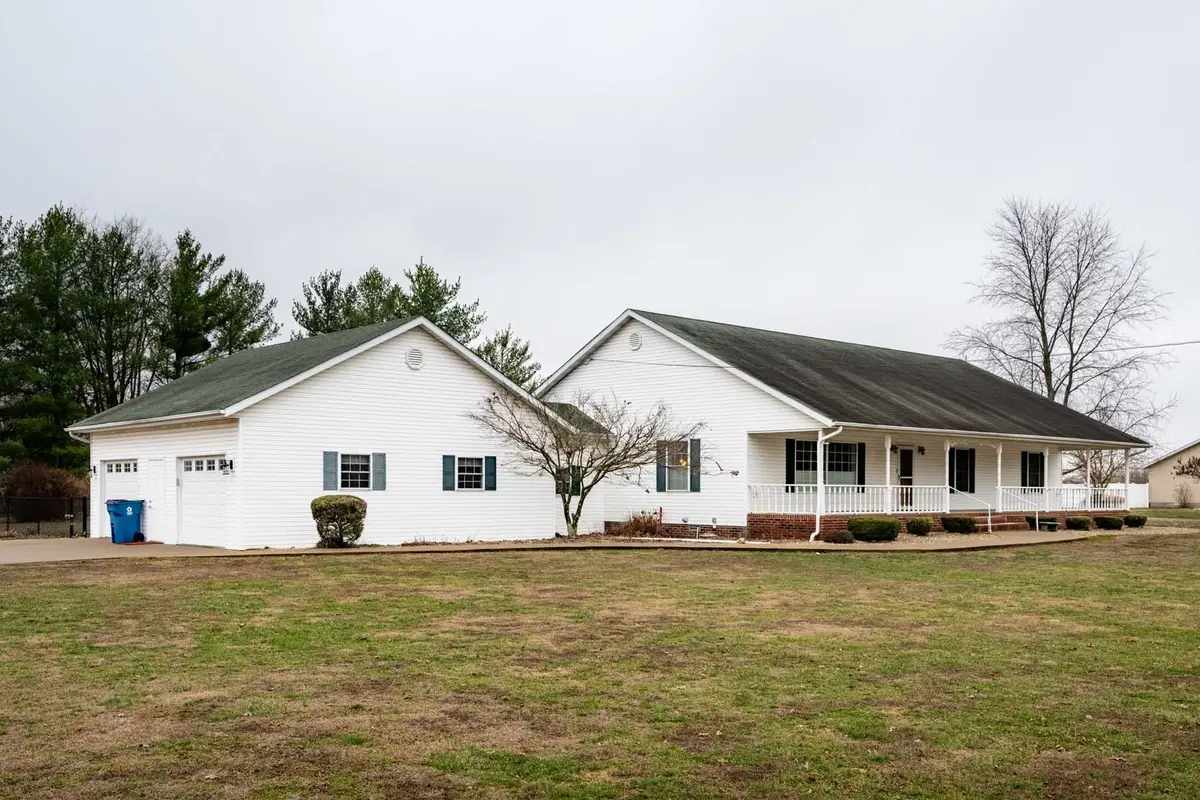 16245 N Mccauley Lane, Mount Vernon, IL 62864 - Image #1