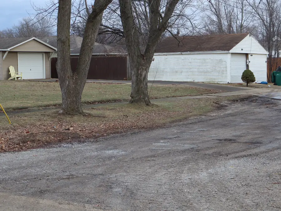 906 S Monroe Street, Streator, IL 61364 - Image #3