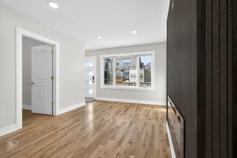 3411 S Lituanica Avenue, Chicago, IL 60608 - Image #2