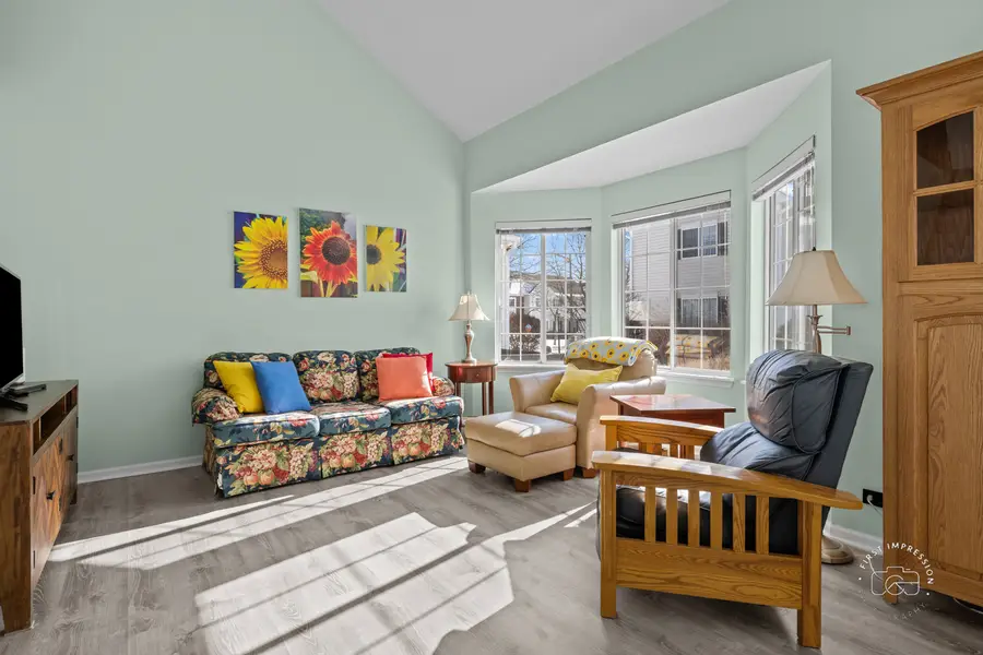 516 E Victoria Circle, North Aurora, IL 60542 - #3