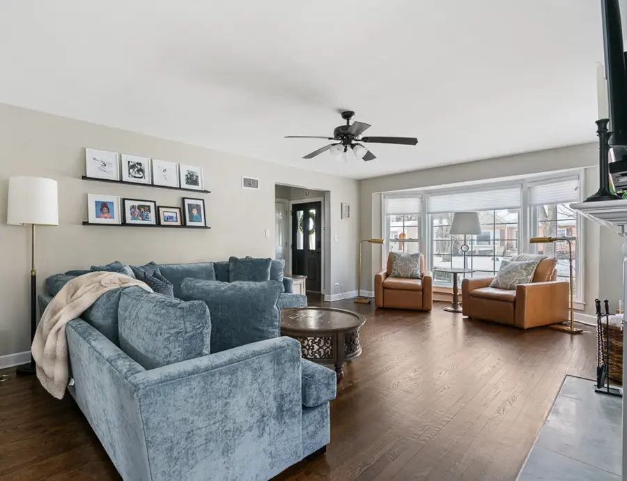 931 N Kennicott Avenue, Arlington Heights, IL 60004 - Image #3