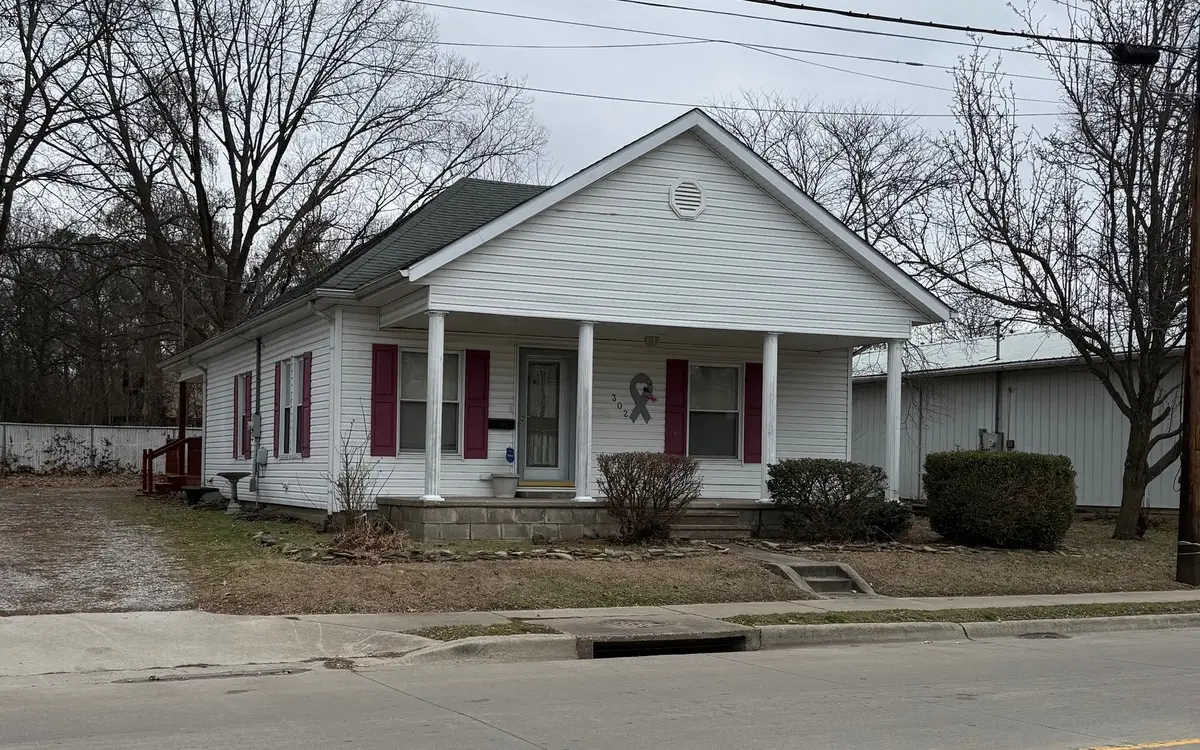 302 S Duquoin Street S, Benton, IL 62812 - Image #1