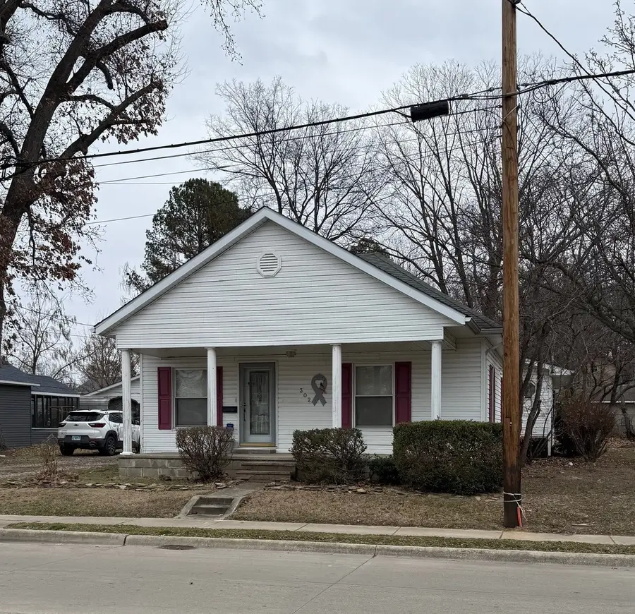 302 S Duquoin Street S, Benton, IL 62812 - Image #3