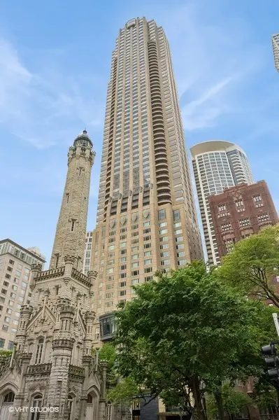 800 N Michigan Avenue #2202, Chicago, IL 60611
