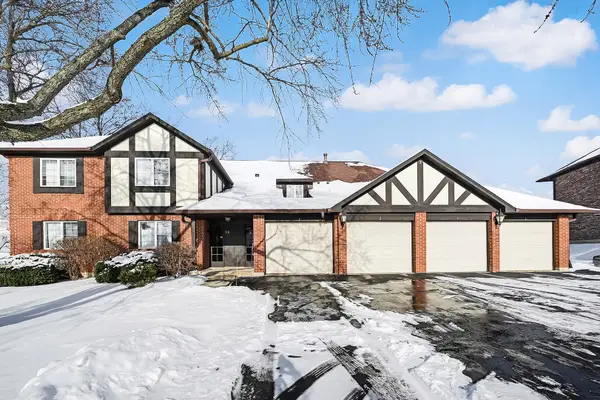 35 Shawnee Trail #1, Indian Head Park, IL 60525