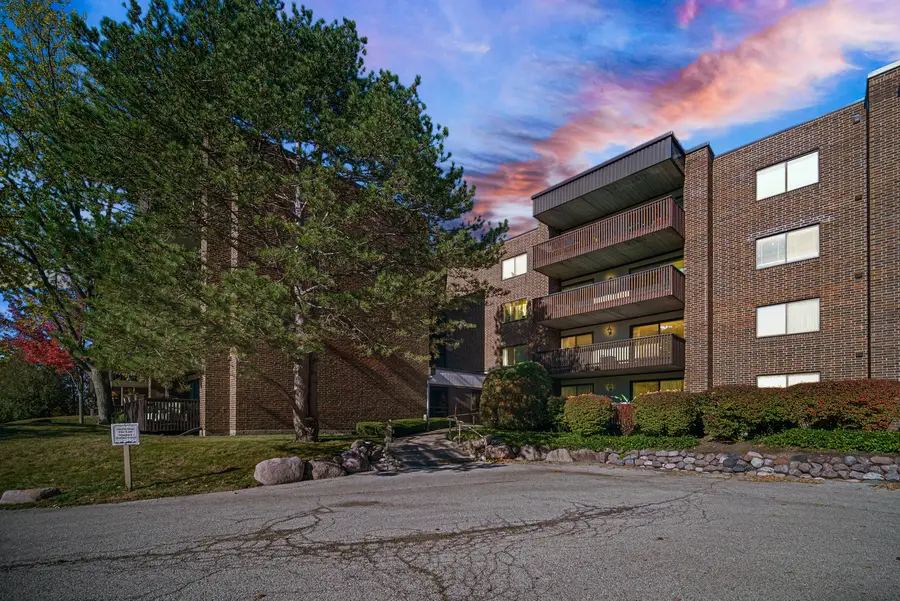 690 Chandler Road #302, Gurnee, IL 60031 - Image #2