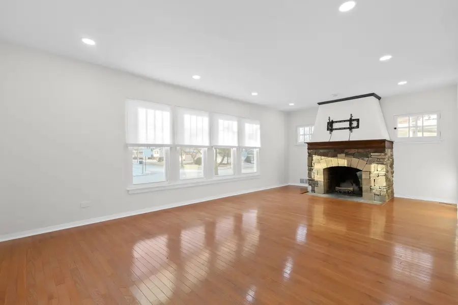 405 S Gilbert Avenue S, La Grange, IL 60625 - Image #2