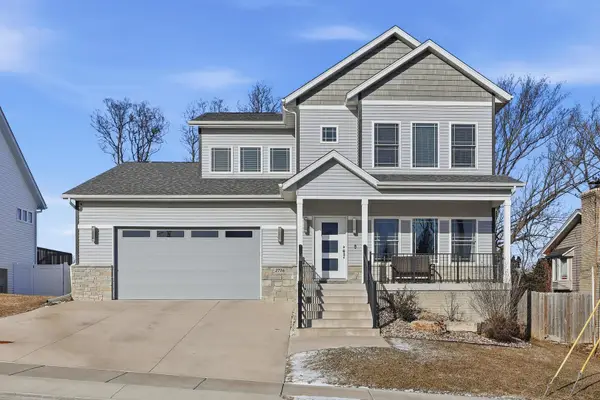 2716 W 38th Place, Davenport, IA 52806