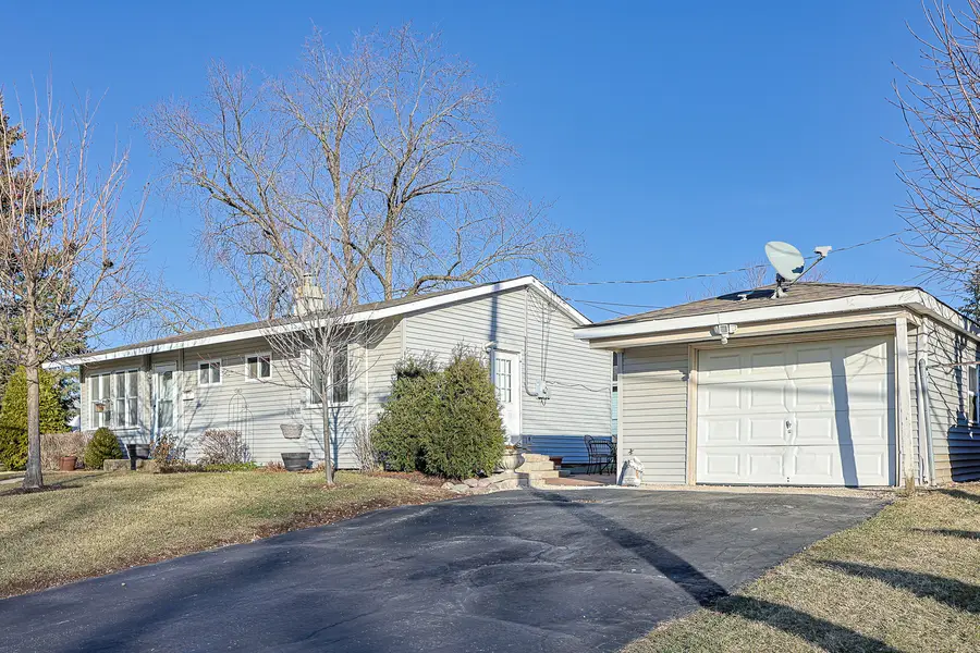 1501 Pawnee Road, Carpentersville, IL 60110 - Image #3