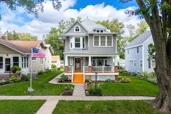 220 E Dover Court, Davenport, IA 52803