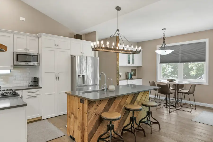 18200 247th Avenue, Bettendorf, IA 52722 - Image #3