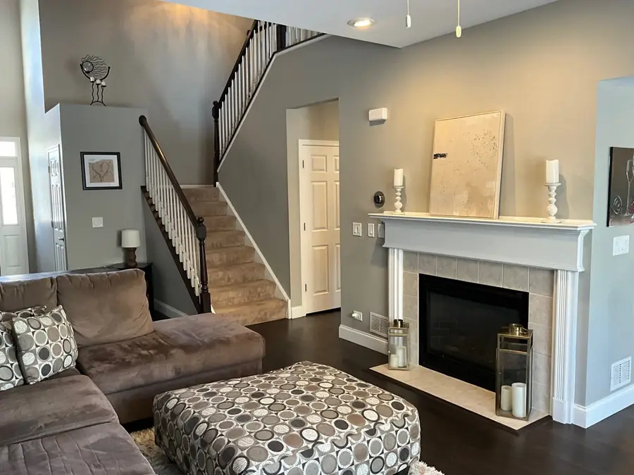 Address Withheld By Seller, Hoffman Estates, IL 60192 - Image #2