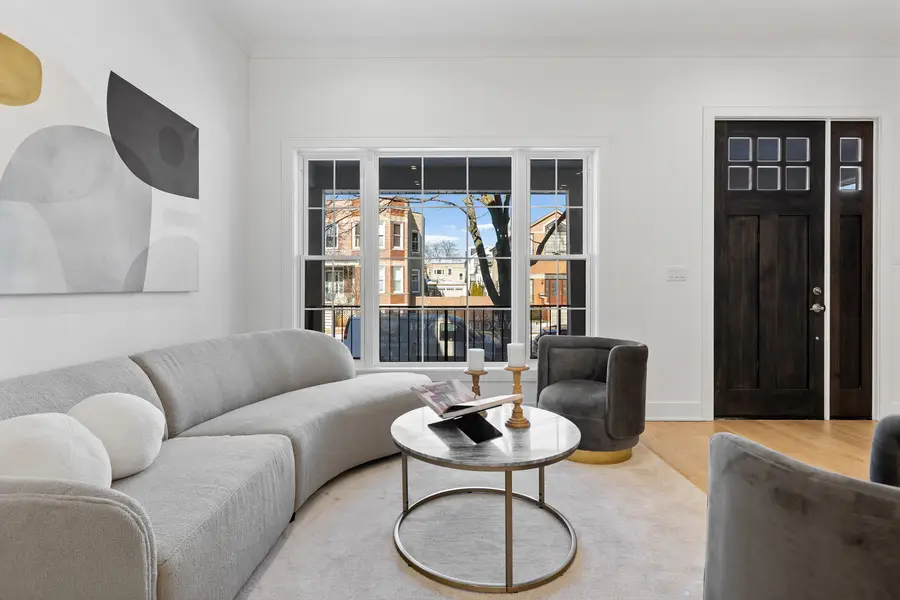 2433 W Cuyler Avenue, Chicago, IL 60618 - Image #3