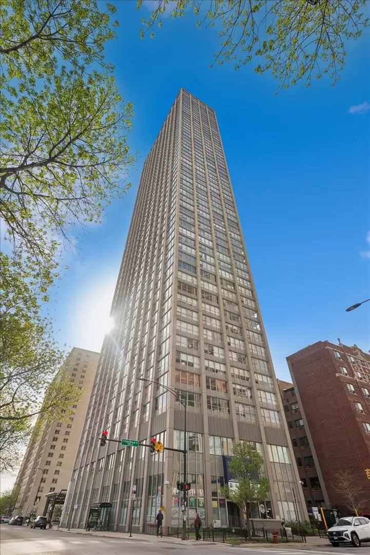 655 W Irving Park Road #906, Chicago, IL 60613 - #1