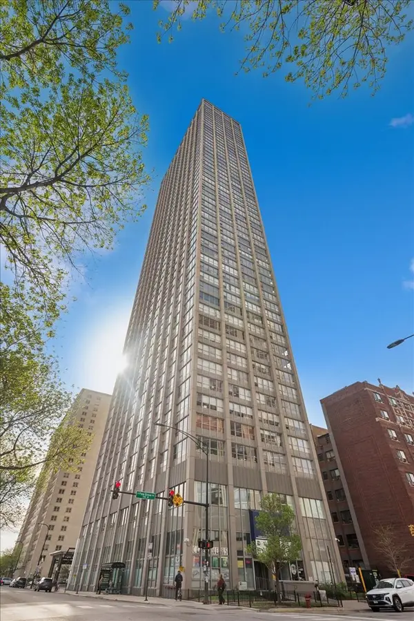 655 W Irving Park Road #906, Chicago, IL 60613