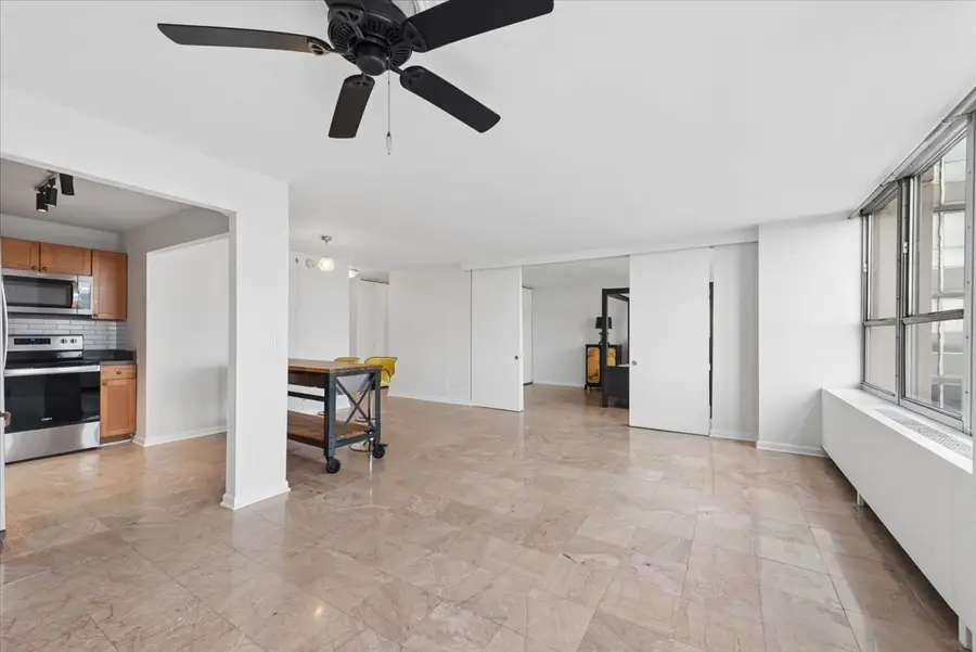 655 W Irving Park Road #906, Chicago, IL 60613 - #3