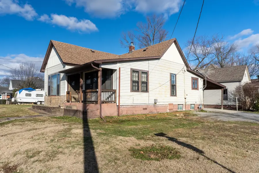 201 N Vicksburg Street, Marion, IL 62959 - Image #2