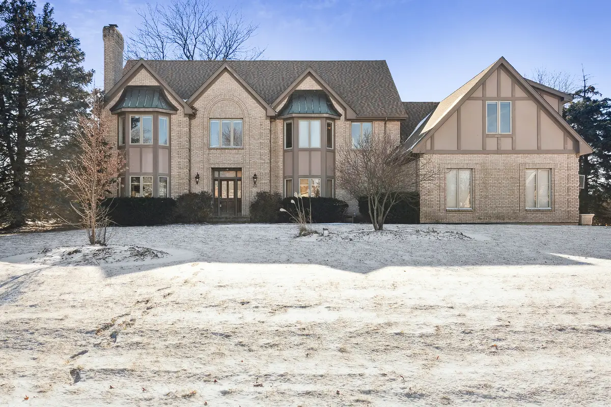 22 Wedgewood Drive, Hawthorn Woods, IL 60047 - Image #1