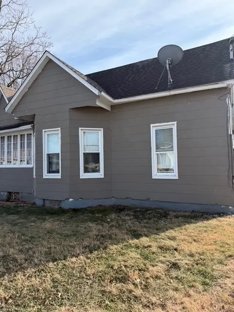 702 W Poplar Street, West Frankfort, IL 62896 - #2