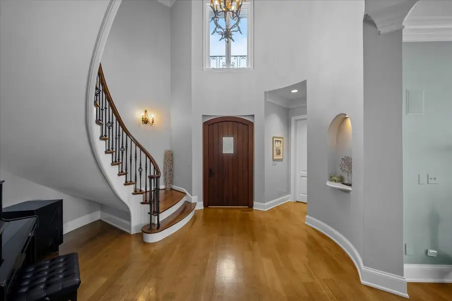 697 Bluff Road, Lake Bluff, IL 60044 - Image #2