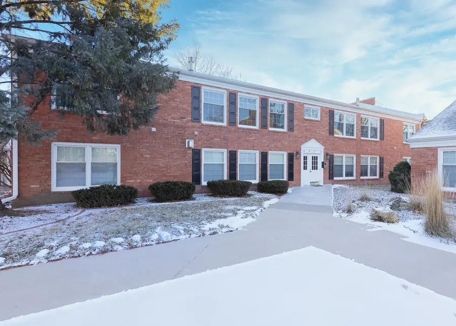 3215 E Locust Street #A2-23, Davenport, IA 52803 - Image #2