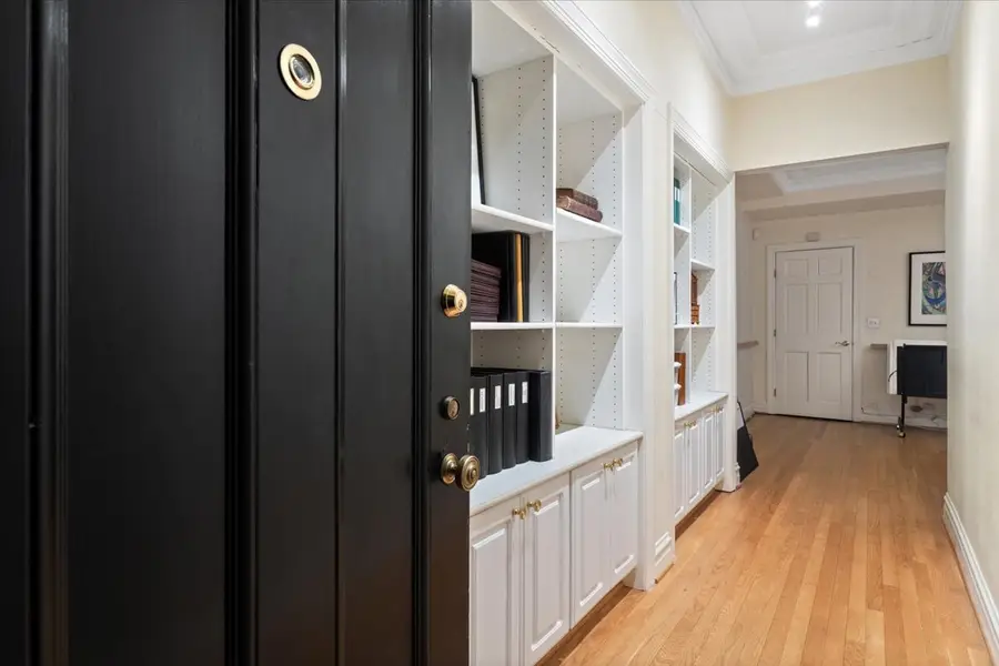 230 E Delaware Place #1E, Chicago, IL 60611 - Image #2