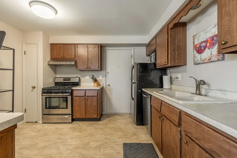 120 Collen Drive #221A, Lombard, IL 60148 - #3