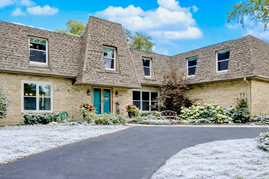 842 Winmoor Drive, Sleepy Hollow, IL 60118 - Image #2