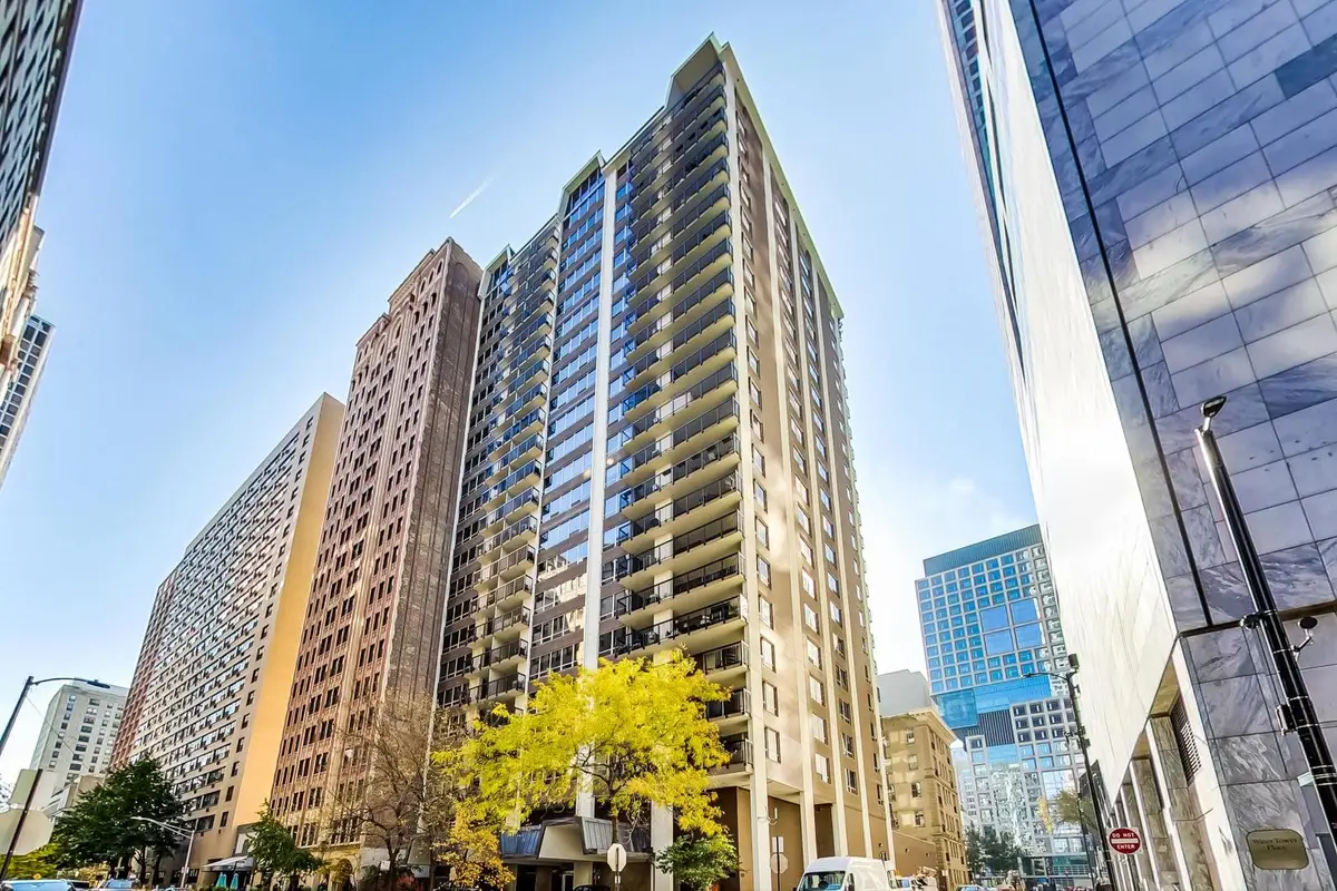 201 E Chestnut Street #19F, Chicago, IL 60611 - #1