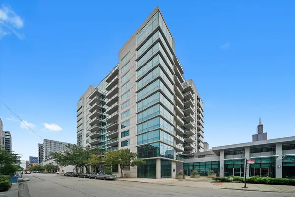125 S Green Street #806A, Chicago, IL 60607