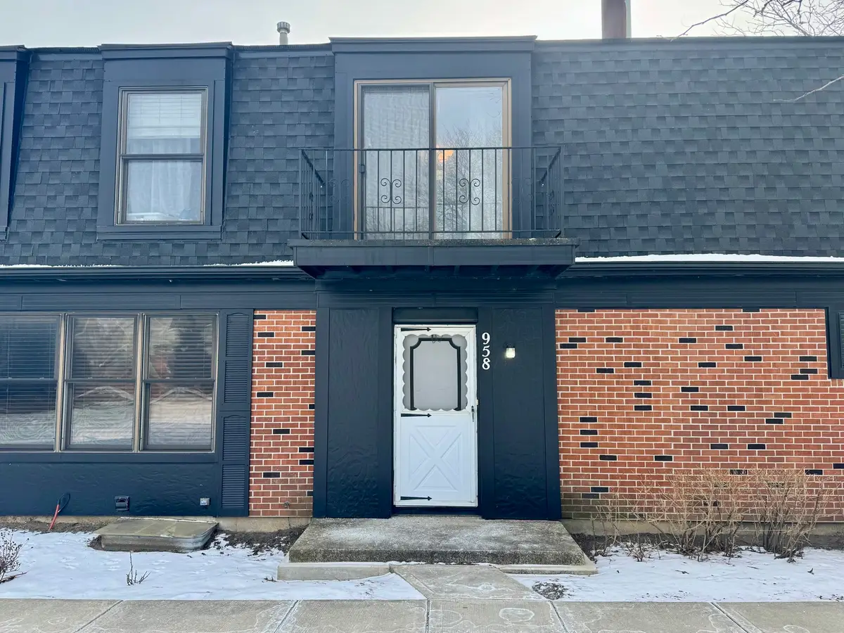 958 Inverrary Lane #958, Deerfield, IL 60015 - Image #1