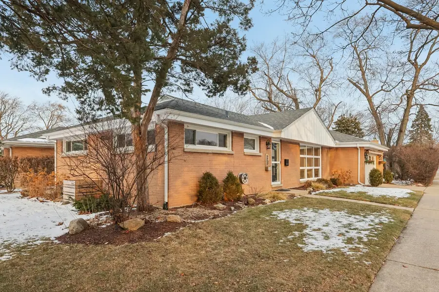 6803 N Keeler Avenue, Lincolnwood, IL 60712 - Image #2