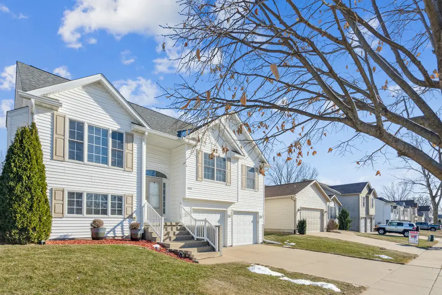 6737 Brookview Lane, Davenport, IA 52806 - Image #2