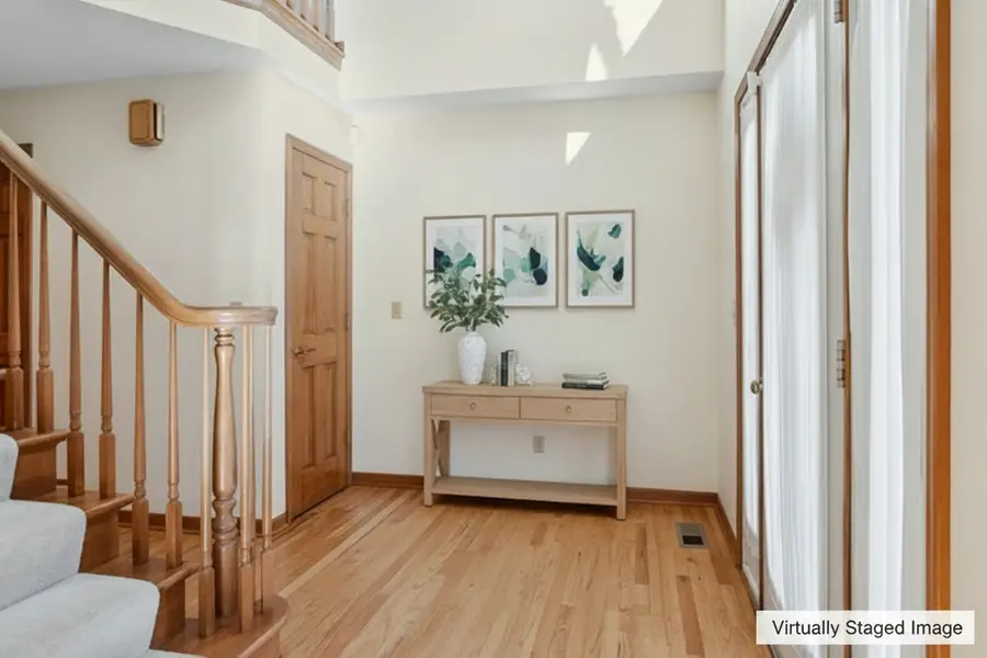 723 Mesa Drive, Naperville, IL 60565 - Image #2