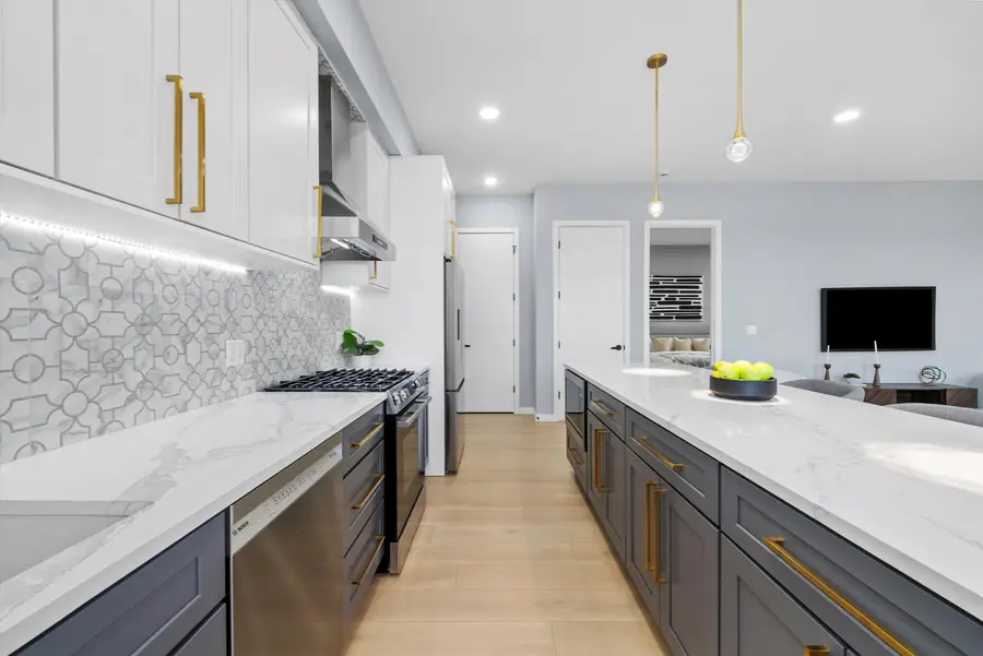 5830 N Lincoln Avenue #2W, Chicago, IL 60659 - #3