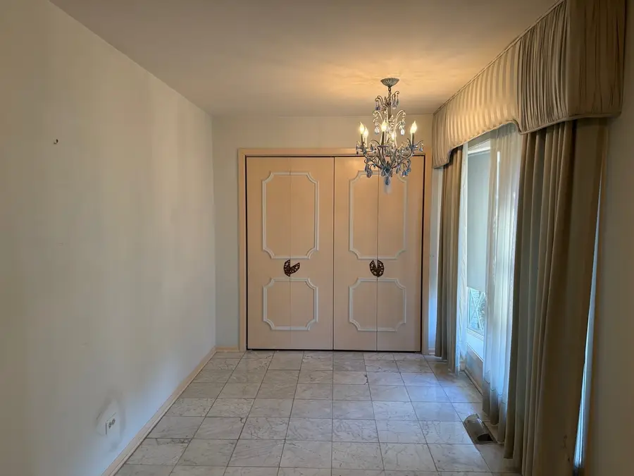 6247 N Kilpatrick Avenue, Chicago, IL 60646 - Image #2