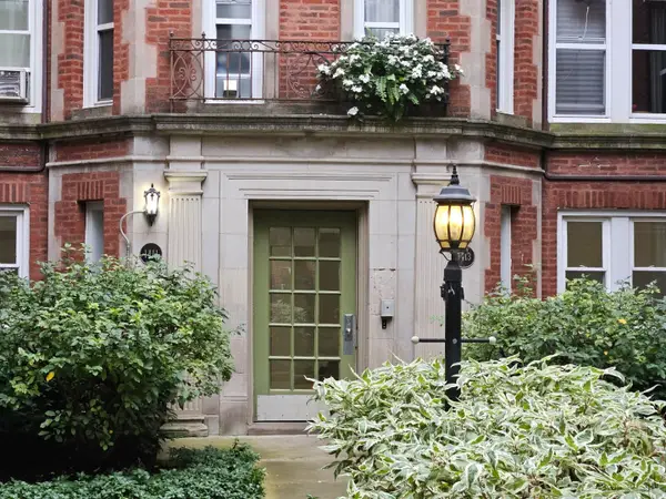 1411 W Farwell Avenue #E2, Chicago, IL 60626