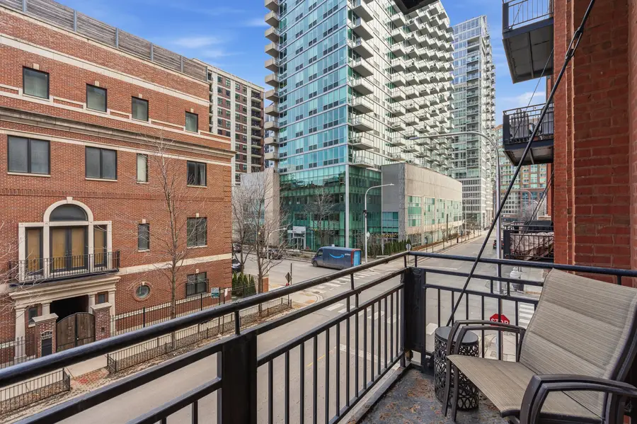 520 W Huron Street #211, Chicago, IL 60654 - #2