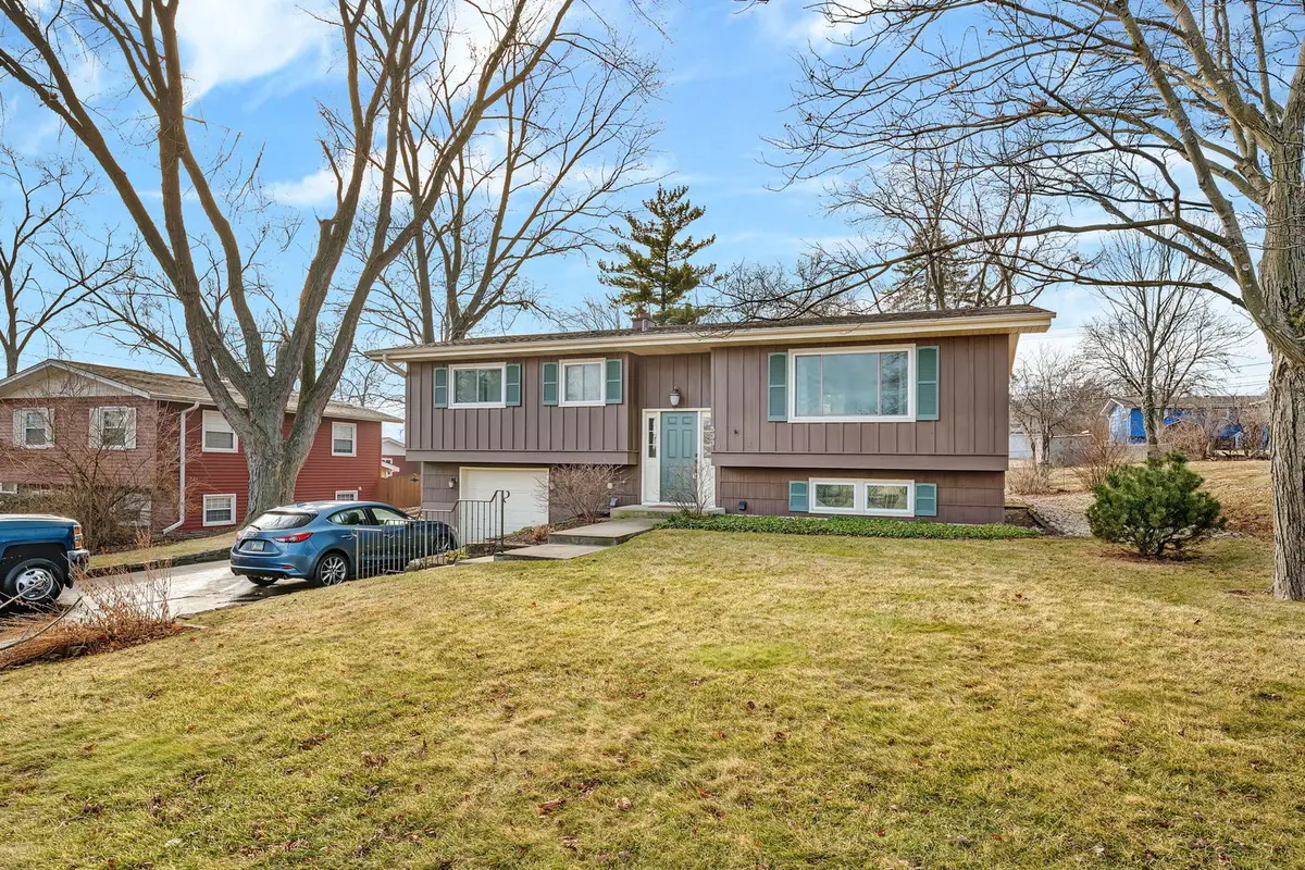 533 Hitchcock Avenue, Lisle, IL 60532 - #1