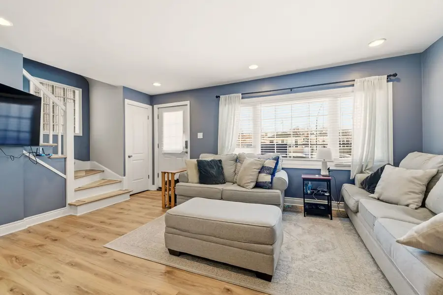 10430 S Whipple Street, Chicago, IL 60655 - Image #3