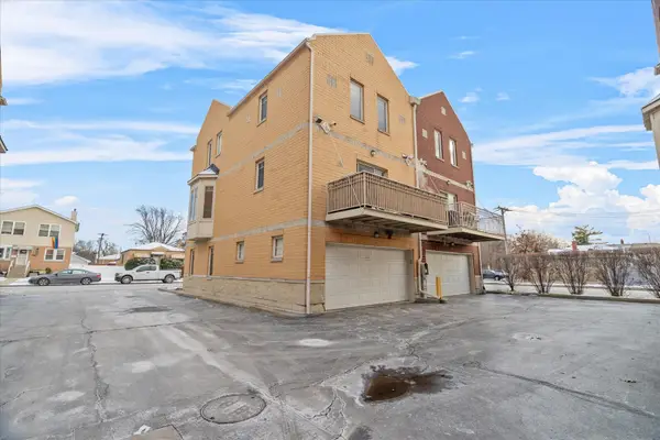 8900 31st Street #9, Brookfield, IL 60513