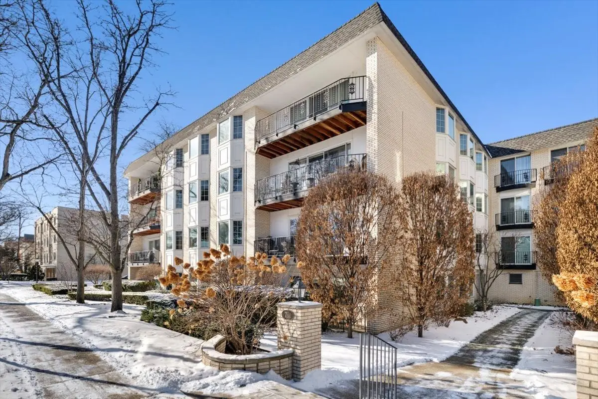 701 Ridge Road #2B, Wilmette, IL 60091 - Image #1