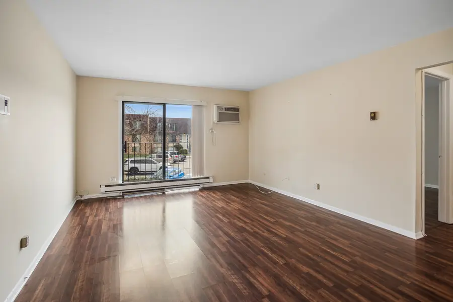 160 S Waters Edge Drive #202, Glendale Heights, IL 60139 - #2